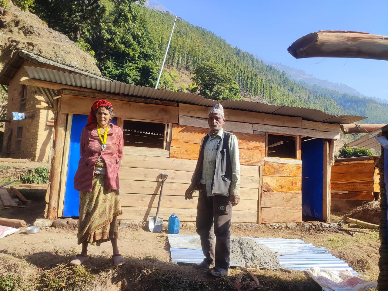 रेडक्रसको सहयोगमा दुई सय ५० अस्थायी आवास र शौचालय निर्माण 